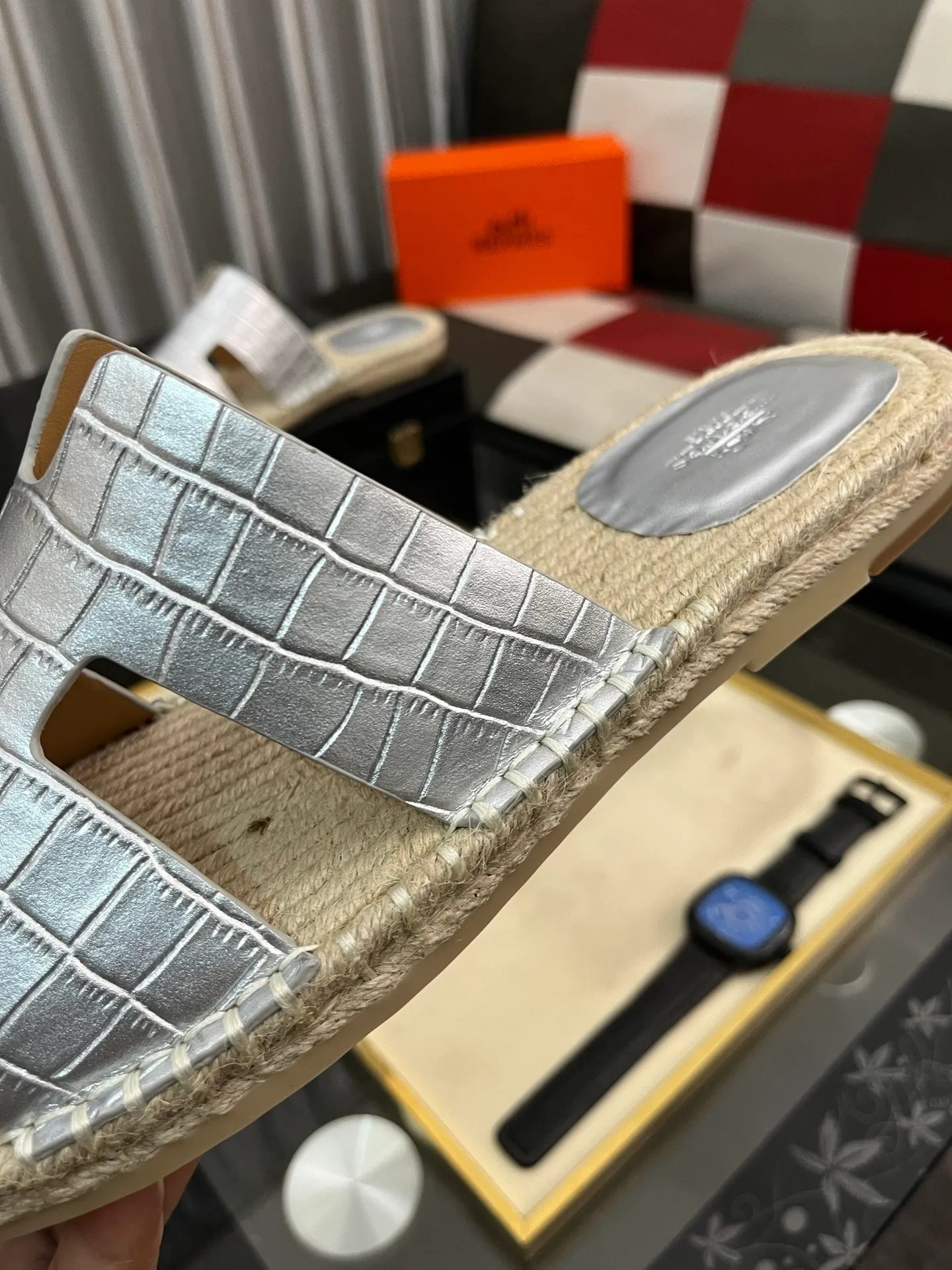 Men's shoes 💰340⌚️⌚️《HERMES》Hermes 💁♂️Men's casual slippers, compare the quality at the counter🧚🏿♂️ The upper layer has a stone pattern with clear texture, showing high-end, high-end, comfortable to wear and versatile. Purely hand-pulled, raw rubber breathable outsole, breathable and comfortable lambskin lining, 100% comfortable density, original rubber outsole wear-resistant code number 38-44. Can be customized 45-46-47